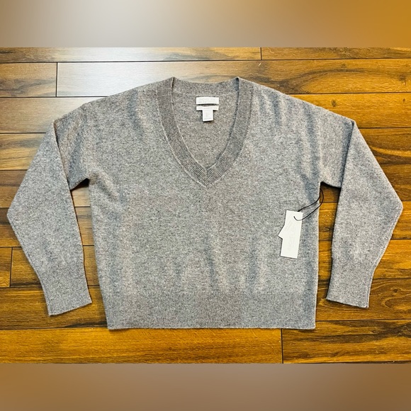 100% Cashmere Sweater. Size L. NWT - Picture 2 of 7